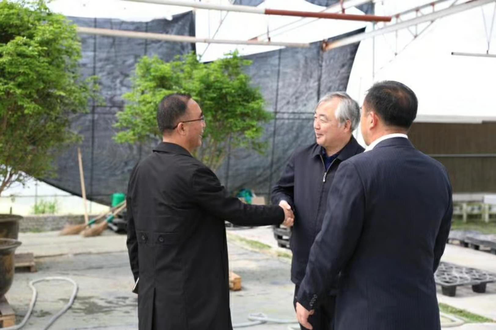 陕西省科技厅副厅长、咸阳市科技局局长等科技专家一行人考察绿沃川农场